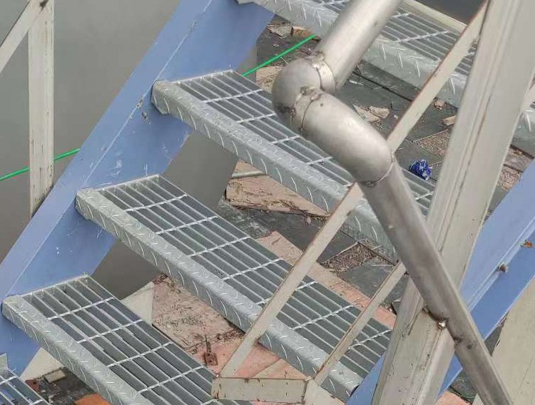 踏步板按装案例