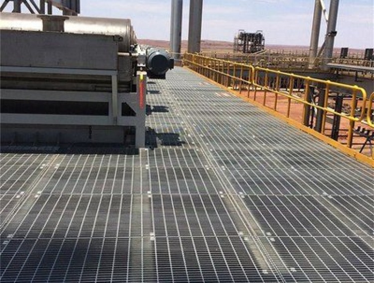 平台钢格板安装案例